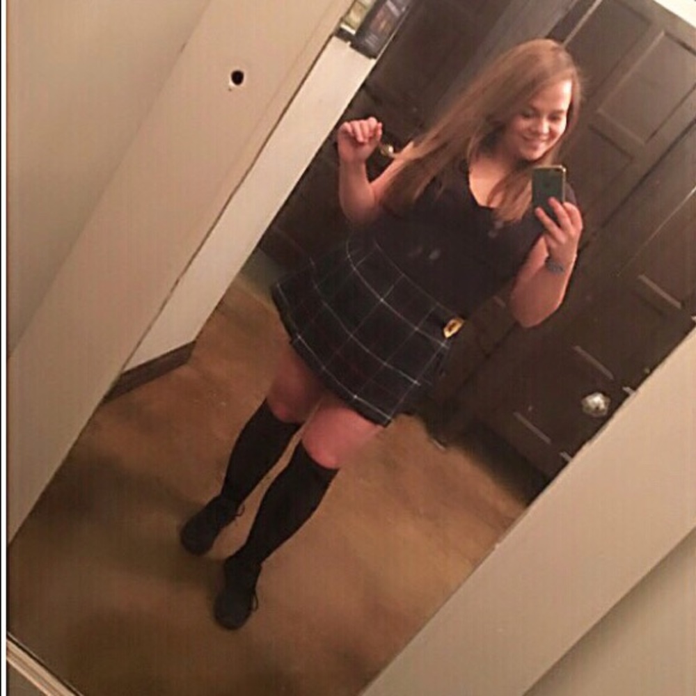Hi, I’m Tiffany! 🌻 - Picture 4 of 4